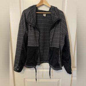 Livi Activewear Zip Jacket Size 22/24